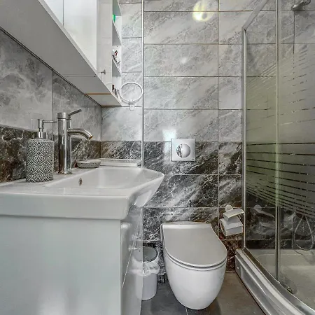 2 Bedroom Flat With Garden And Sea View In Yalikavak Apartment *